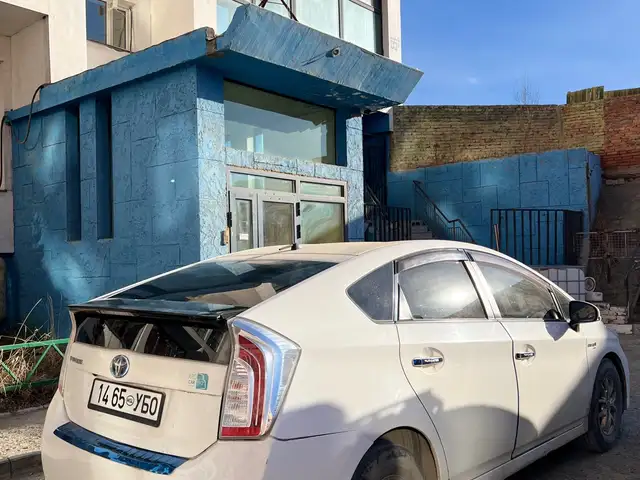 Toyota Prius 30