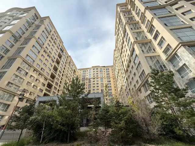 King tower хотхонд 3 өрөө байр 137мкв, Улаанбаатар — Хан-Уул — 17-р хороо