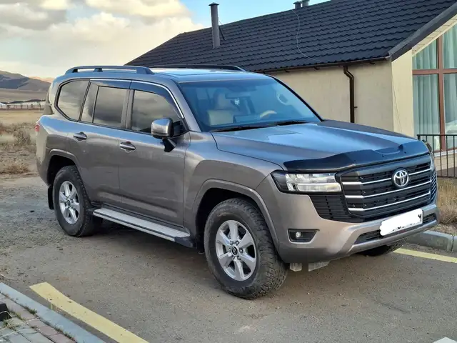 Toyota Land Cruiser 300