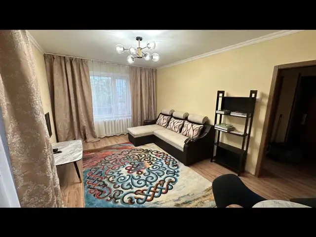 Улаанбаатар эрдэм сургуулийн хойно тогоо тусдаа 1 өрөө 35м2, Улаанбаатар — Чингэлтэй — 4-р хороо