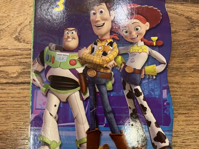 Toy story 3 хүүхдийн англи хэлийн ном, Улаанбаатар — Хан-Уул — Хансвилл хотхон