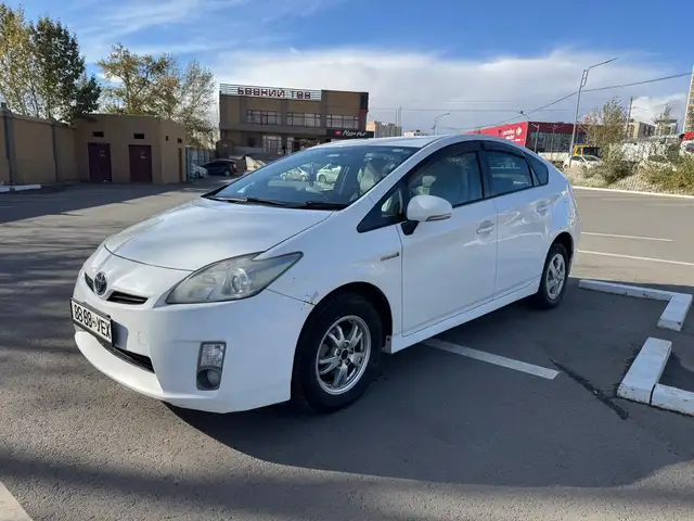 Toyota Prius 30