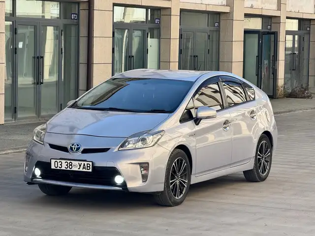 Toyota Prius 30