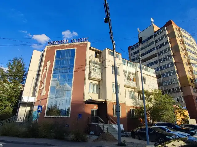 Циркийн хажууд таунхауст 3 өрөө, Улаанбаатар — Сүхбаатар — 220 мянгат