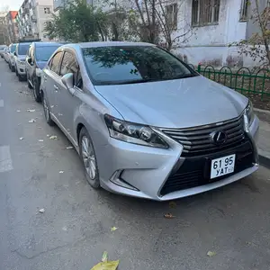 Lexus HS