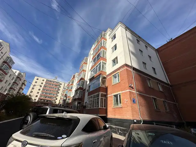Метро моллын хойд талд ногоо урлан хотхон 3 өрөө 80мкв, Улаанбаатар — Сүхбаатар — 8-р хороо