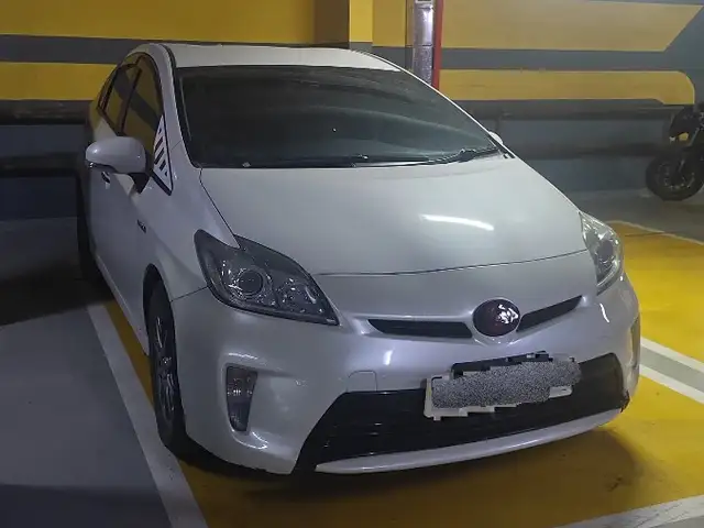 Toyota Prius 30