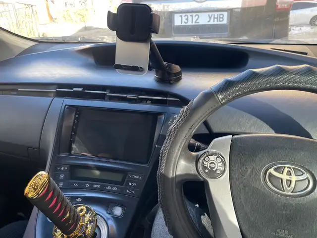 Toyota Prius 30