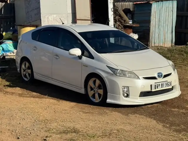Toyota Prius 30