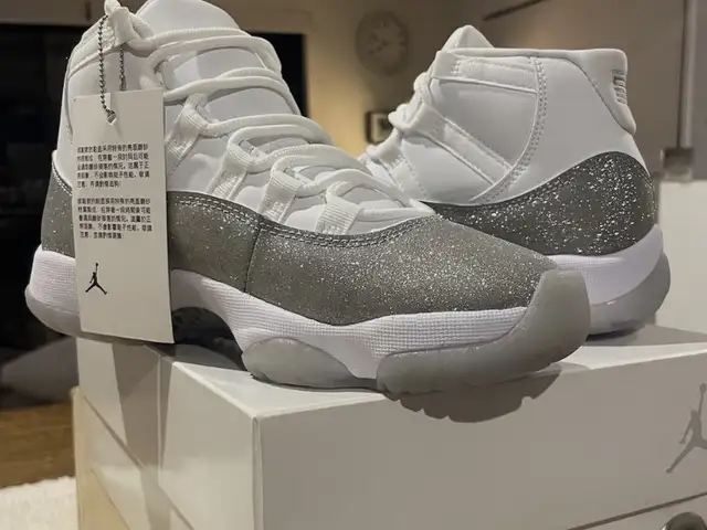 Jordan 11 retro white/ metallic silver, Улаанбаатар — Хан-Уул — Хурд