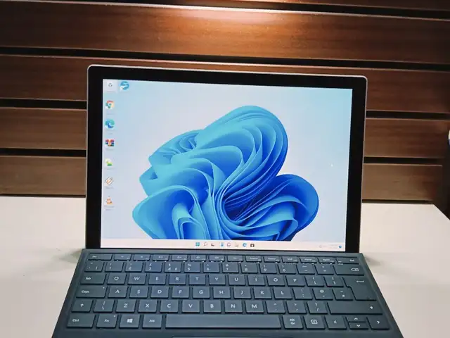 Microsoft Surface 12, Intel Core i7, 16 GB RAM, 512 GB, Улаанбаатар — Сүхбаатар — Монгол Улсын Их Сургууль