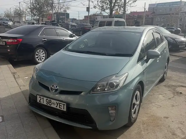 Toyota Prius 30