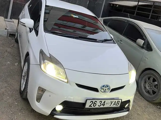 Toyota Prius 30
