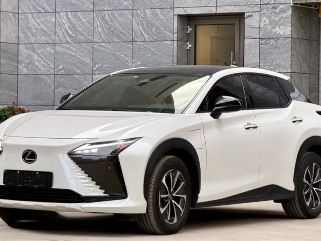 Lexus RZ 450
