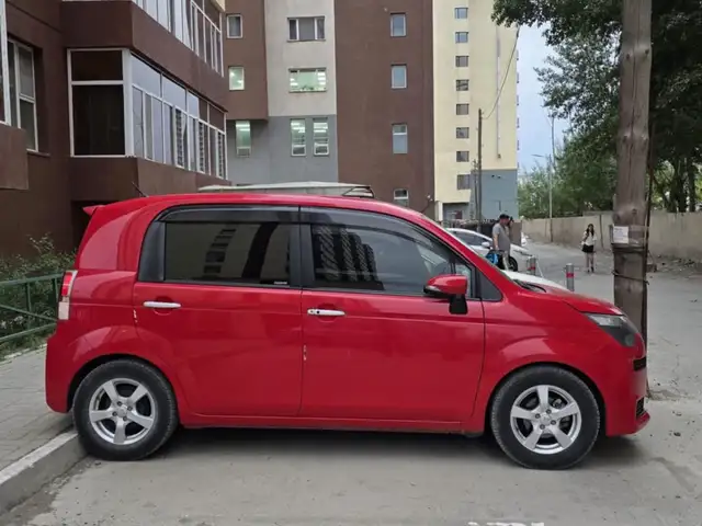 Toyota Spade Porte