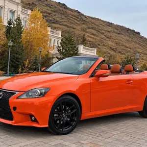 Lexus IS