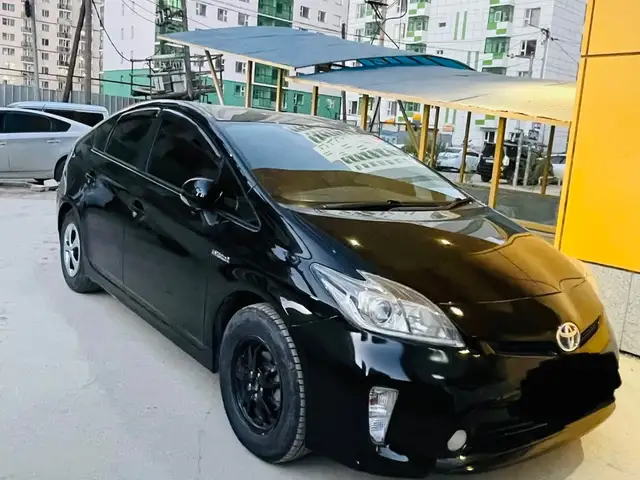 Toyota Prius 30