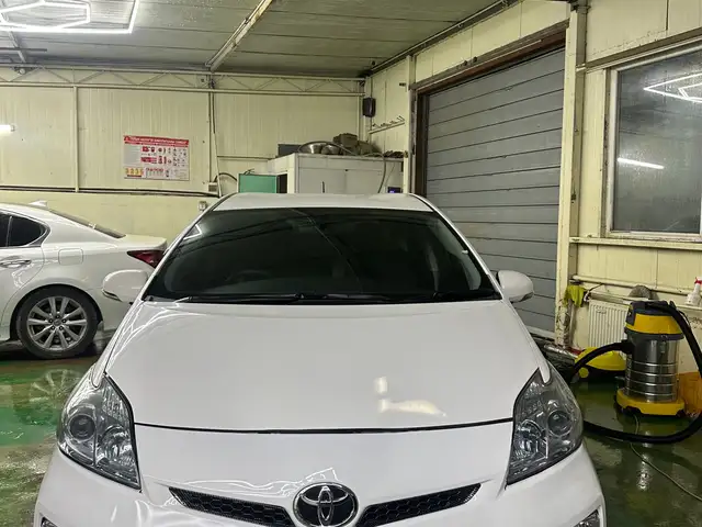 Toyota Prius 30