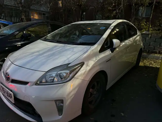 Toyota Prius 30