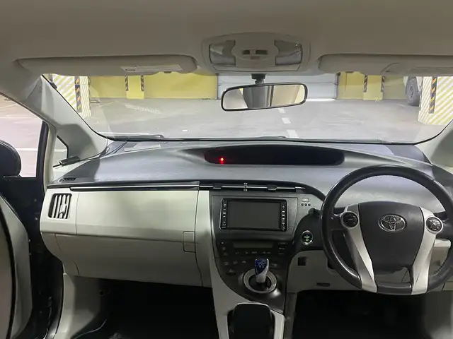 Toyota Prius 30