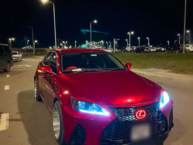 Lexus IS