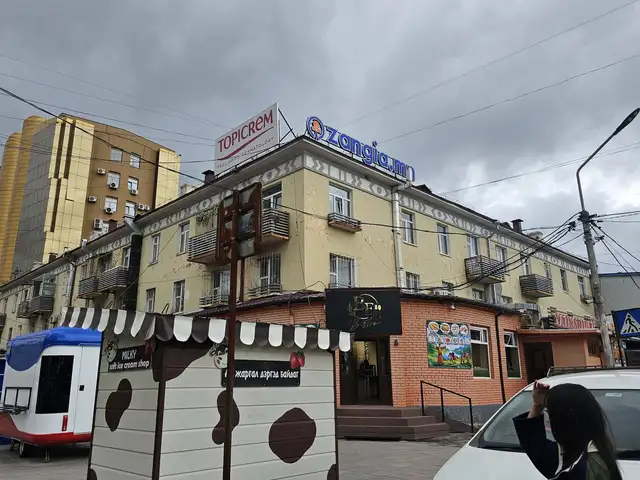 Ард кино театр урд 9-р байранд гал тогоо тусдаа 3 өрөө 70m2, Улаанбаатар — Чингэлтэй — 1-р хороо