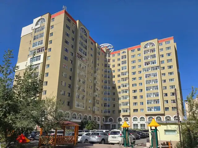 Циркийн баруун талд, орос 3-р сургуулийн зүүн талд байрлах номуун хотхонд 3 өрөө 104.5мкв, Улаанбаатар — Сүхбаатар — 3-р хороо