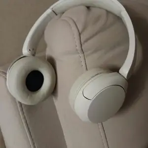 Sony-гийн утасгүй ориг чихэвч, Улаанбаатар — Баянзүрх — 10-р хороо