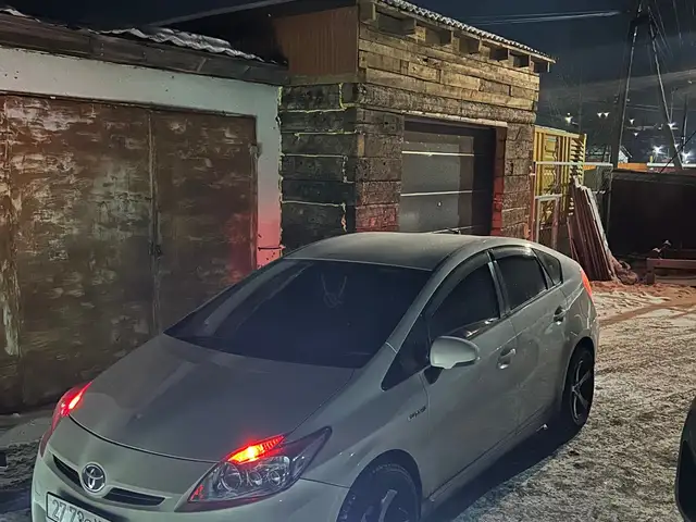 Toyota Prius 30