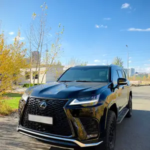 Lexus LX 600