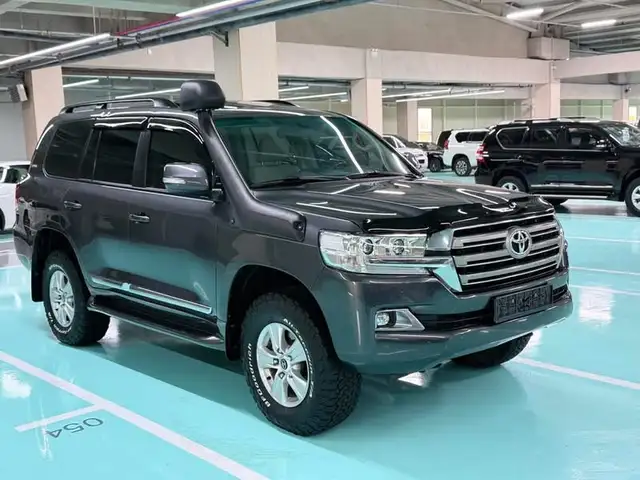 Toyota Land Cruiser 200