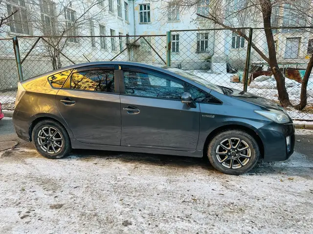 Toyota Prius 30