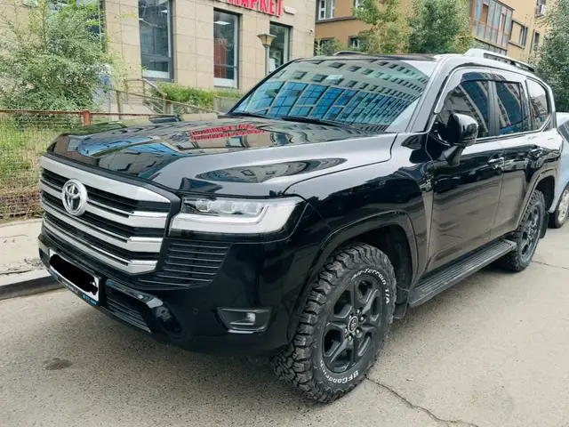 Toyota Land Cruiser 300