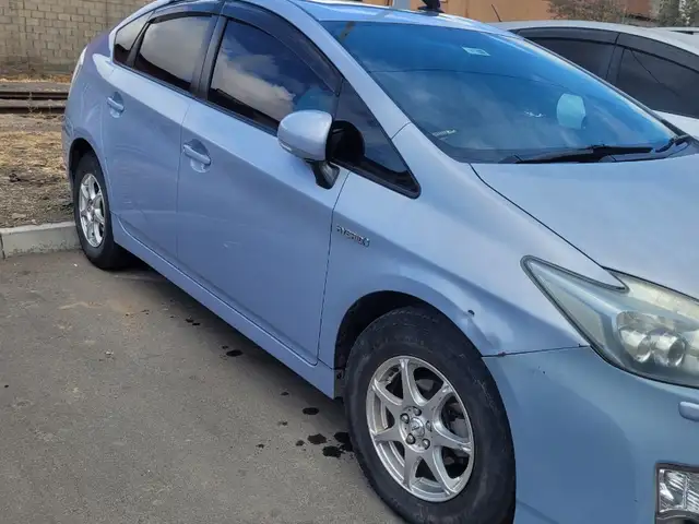 Toyota Prius 30