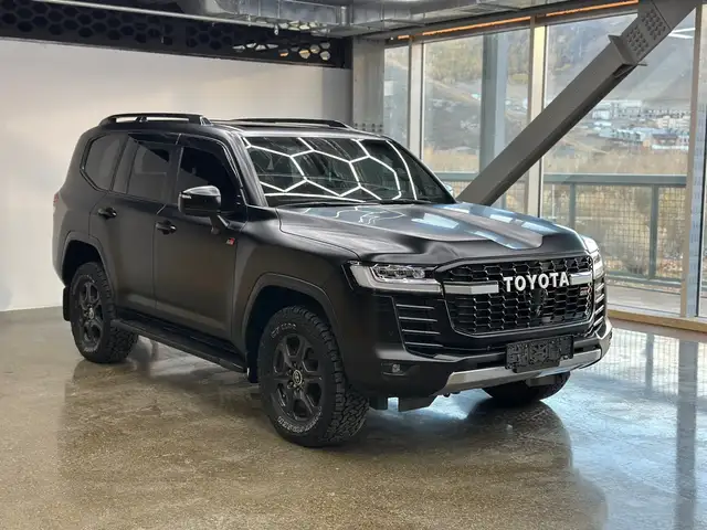 Toyota Land Cruiser 300