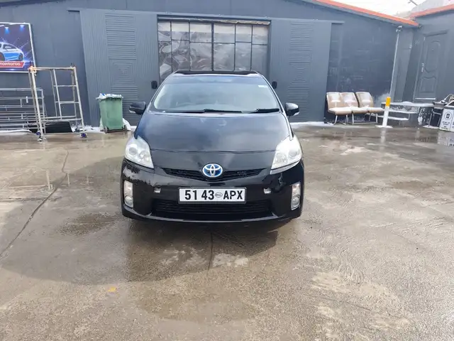 Toyota Prius 30