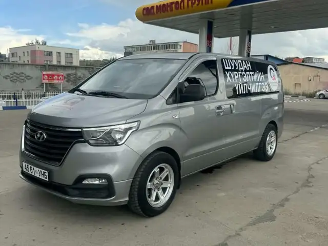 Hyundai Starex