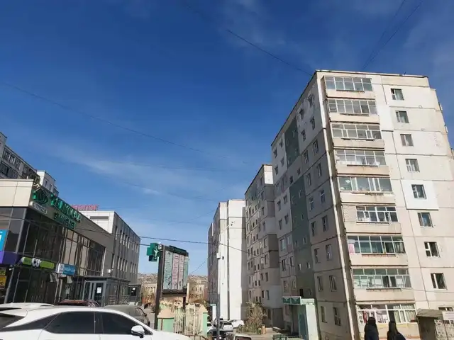 Бгд 12р хороо 3 өрөө гал тогоо тусдаа 80мкв, Улаанбаатар — Баянгол — 12-р хороо