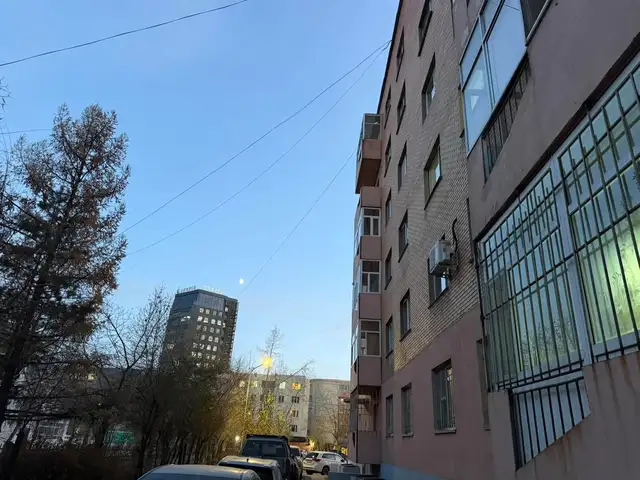 Баянгол зочид буудлын баруун талд 3 өрөө байр 72m2, Улаанбаатар — Сүхбаатар — 1-р хороо
