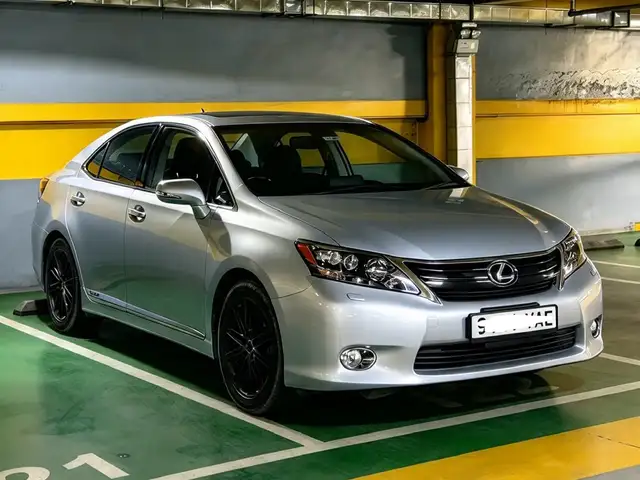 Lexus HS