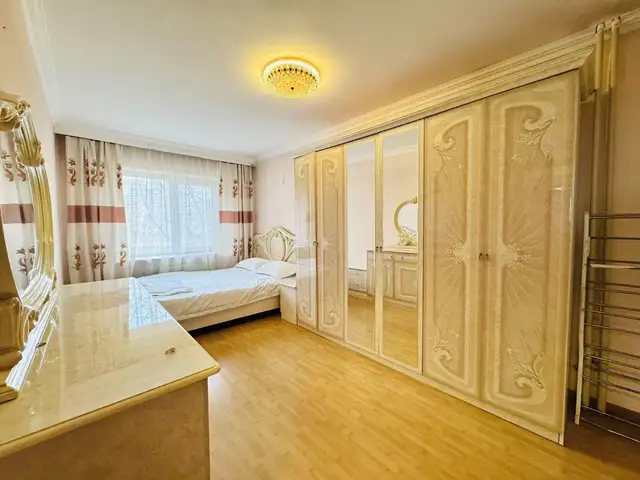 Их дэлгүүрийн зүүн урд 3 өрөө 84.4m2, Улаанбаатар — Сүхбаатар — 4-р хороо
