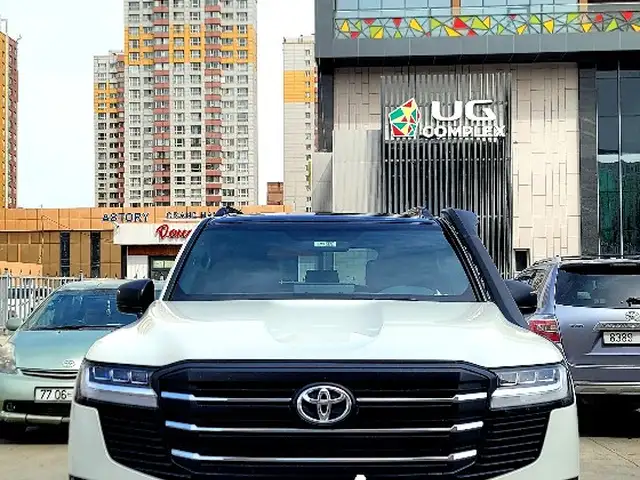 Toyota Land Cruiser 300