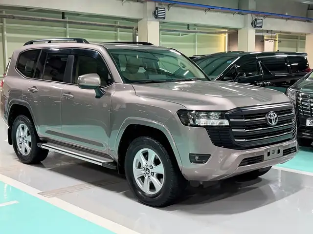 Toyota Land Cruiser 300