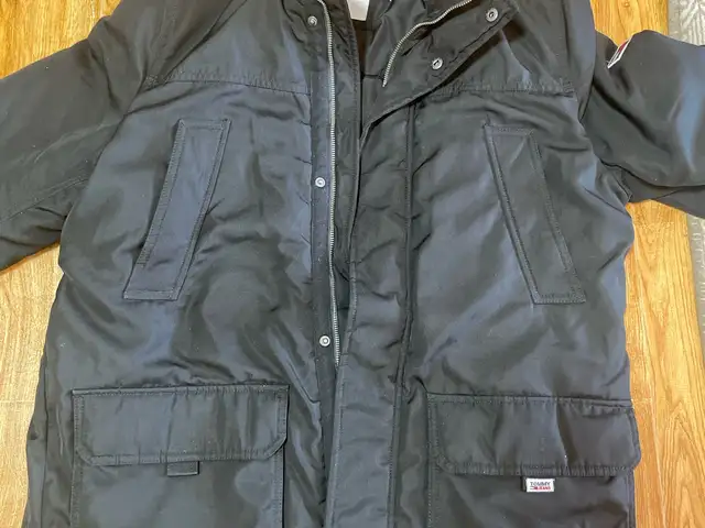 Эрэгтэй ориг tommy jeans shivtsaraas авч байсан l said куртка, Улаанбаатар — Сонгинохайрхан — Москва хороолол