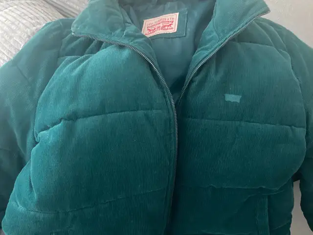 Levis- куртка, Улаанбаатар — Хан-Уул — 18-р хороо