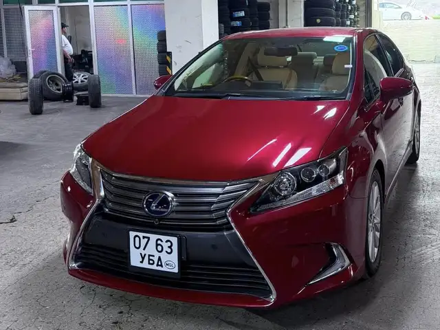 Lexus HS