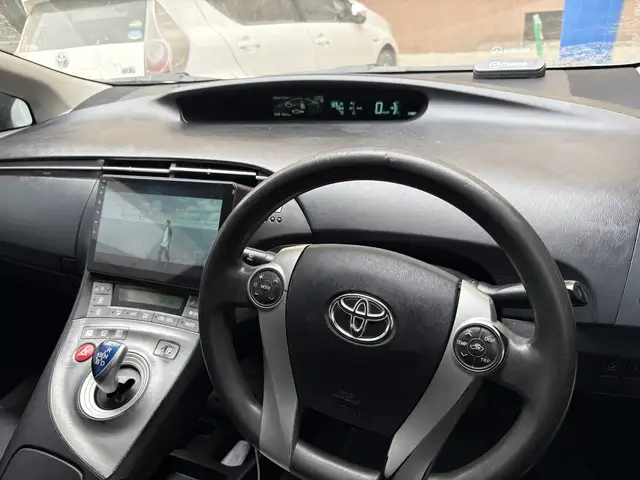 Toyota Prius 30