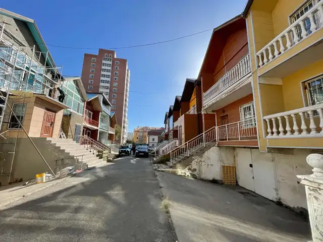 Zuun 4 zamd house, Улаанбаатар — Баянзүрх — 13-р хороолол