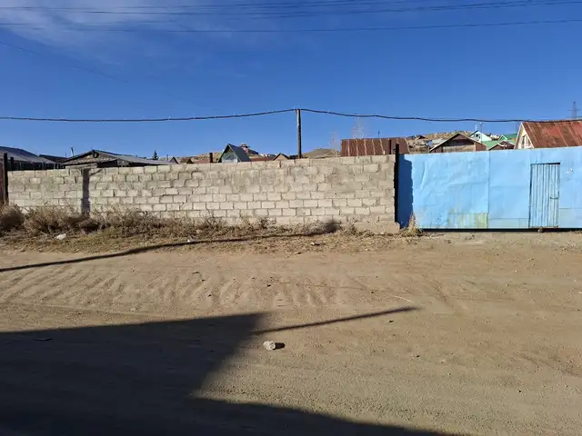 Улиастайд 2 айлын газартай 6х6 харьцаатай торхон байшинтай хашаа байшин, Улаанбаатар — Баянзүрх — 23-р хороо