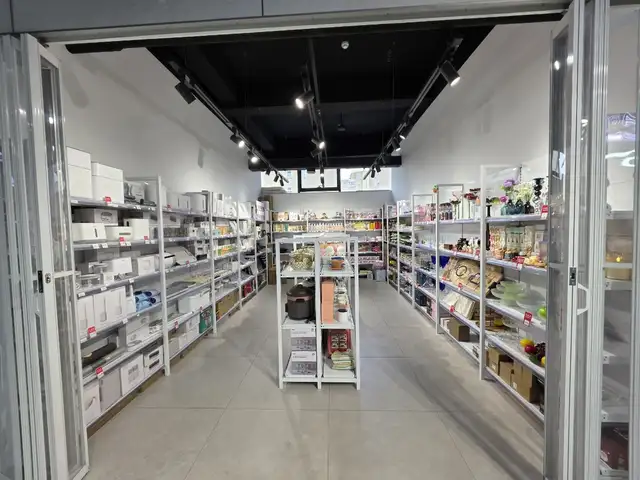 Go to market talbai 24m2, Улаанбаатар — Сүхбаатар — 100 айл
